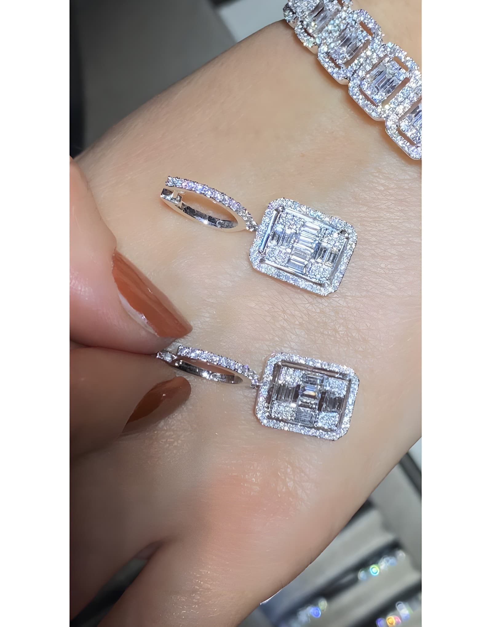1.30ct Queen Sallantılı Pırlanta Küpe