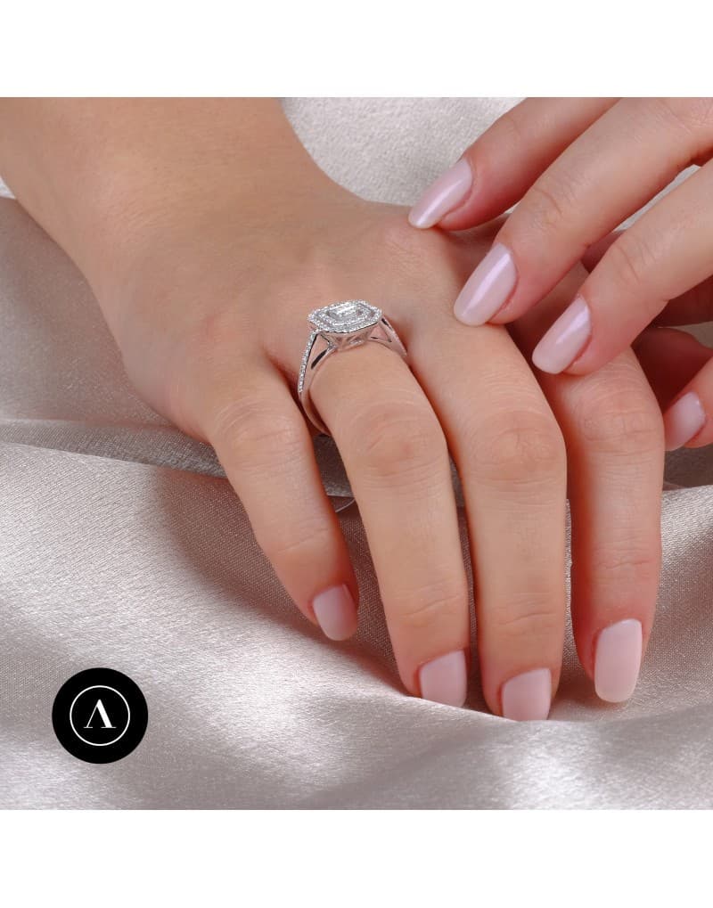 0.70ct F Rengi Baget Pırlanta Yüzük