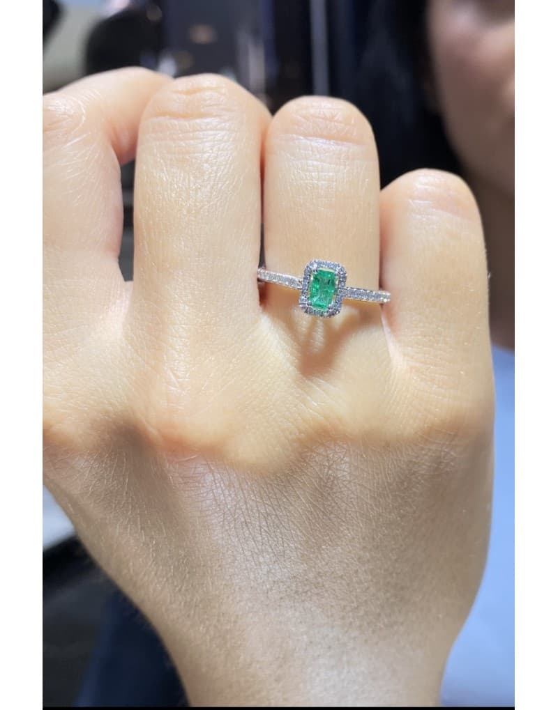 0.50ct Pırlantalı Zümrüt Yüzük
