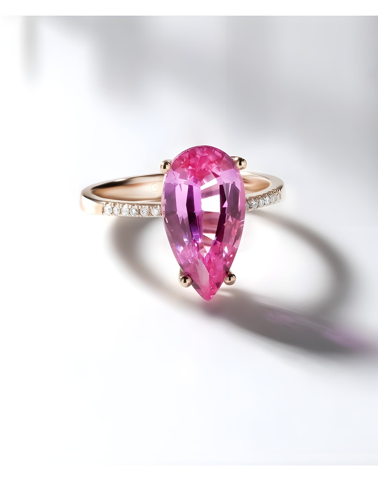 5.00Pink Sapphire Pırlantalı Altın Yüzük