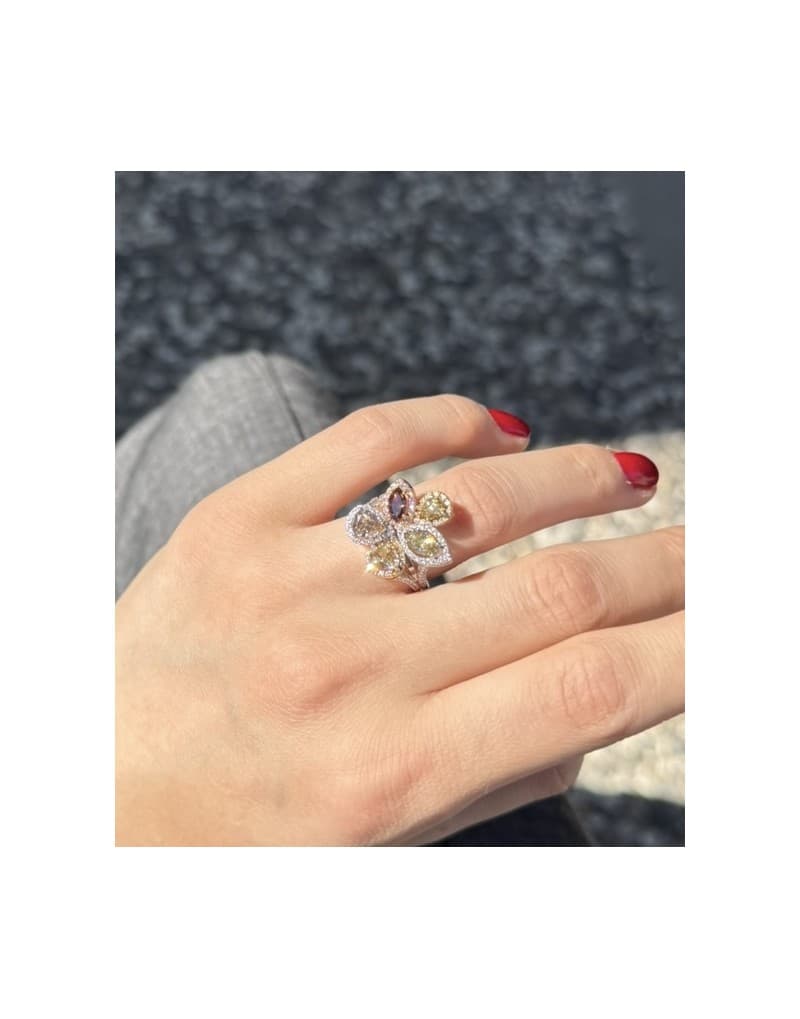 0,56G VS2 - 2,36 FCY PIRLANTALI RENKLİ TAŞLI YÜZÜK