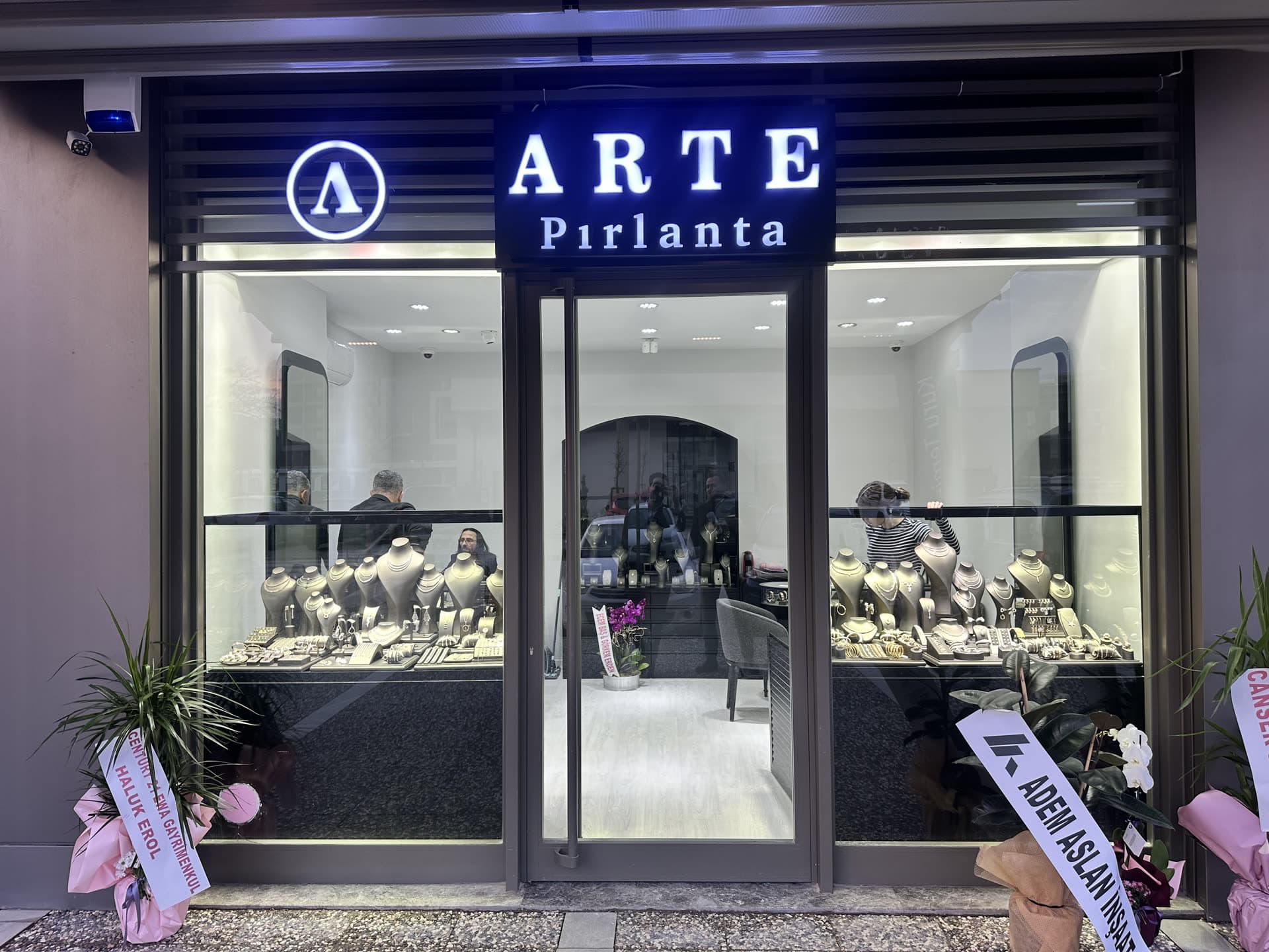 Arte Pırlanta Bursa Balat mağazasının iç mekânı