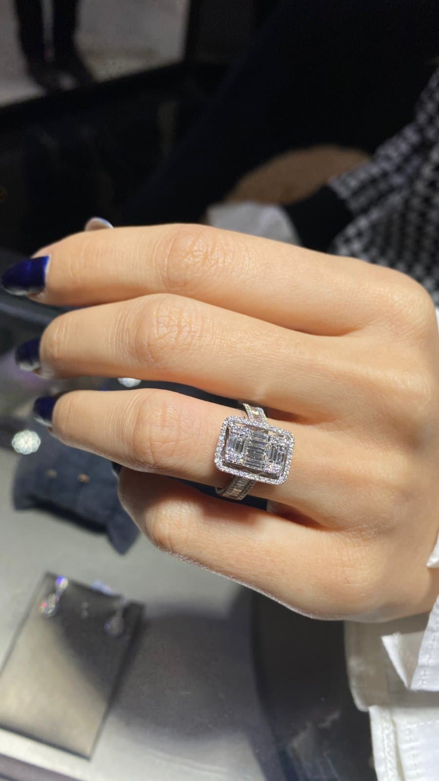 1.30ct F Rengi Baget Yüzük — 4. görünüm