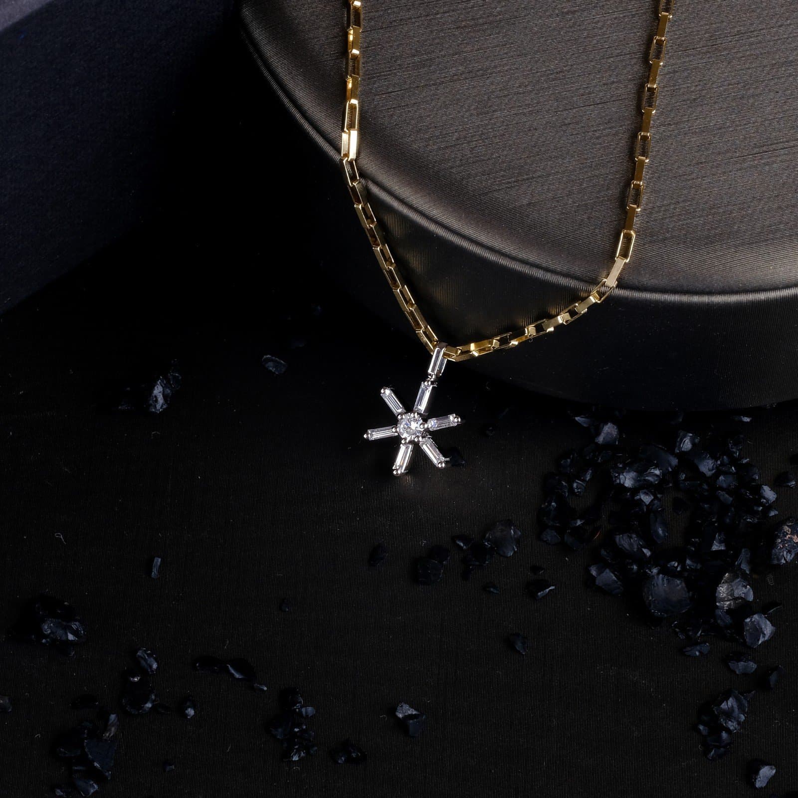 0.30ct Kar tanesi Pırlanta Kolye — 3. görünüm