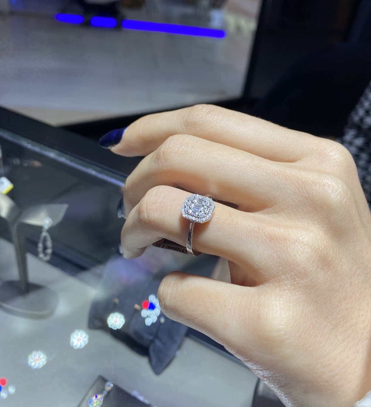 0.40ct F rengi Baget Pırlanta Yüzük — 4. görünüm