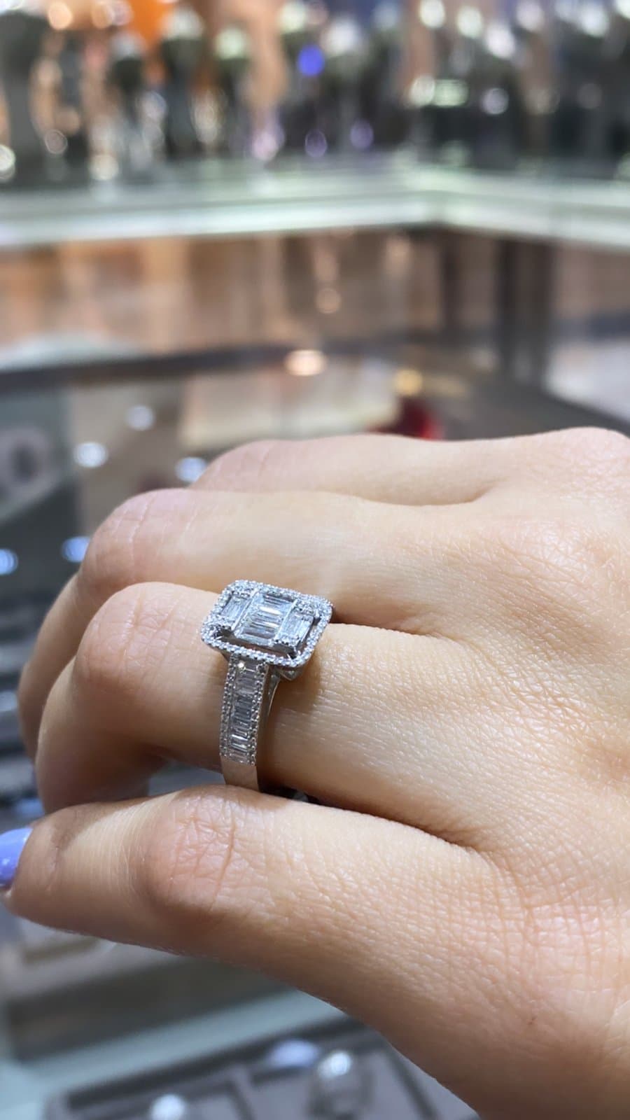 0.65ct F Rengi Baget Pırlanta Yüzük — 4. görünüm