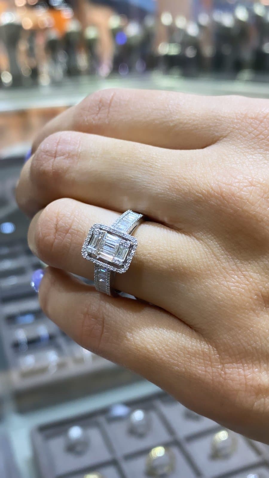 0.65ct F Rengi Baget Pırlanta Yüzük — 5. görünüm