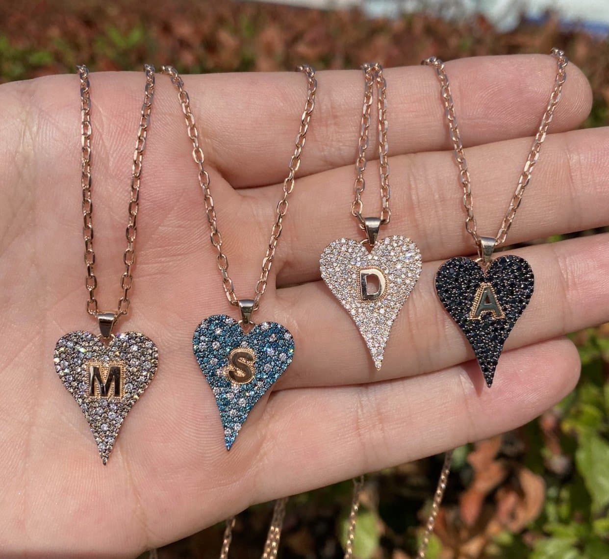 In my heart Mavi Pırlantalı Harf Kolye — 3. görünüm
