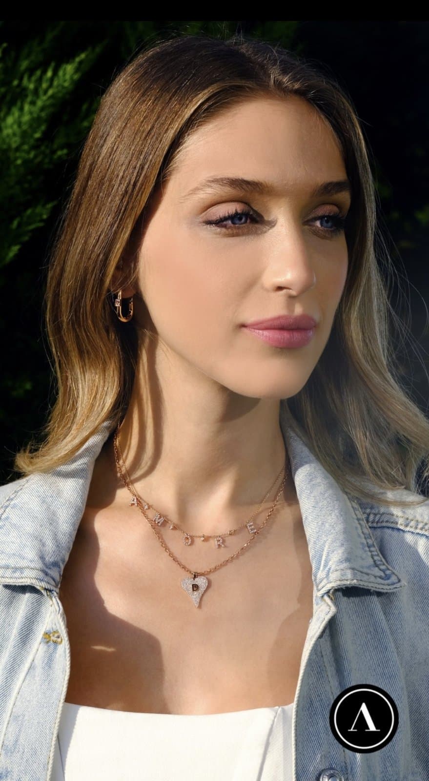 In my heart Mavi Pırlantalı Harf Kolye — 5. görünüm