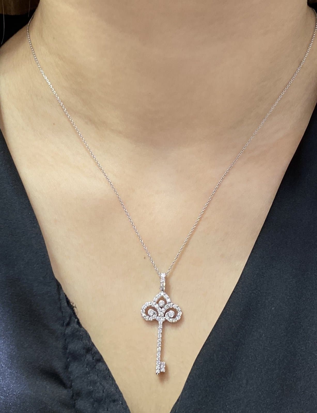 18 Ayar 0.30 ct F / VS Anahtar Pırlanta Altın Kolye — 4. görünüm