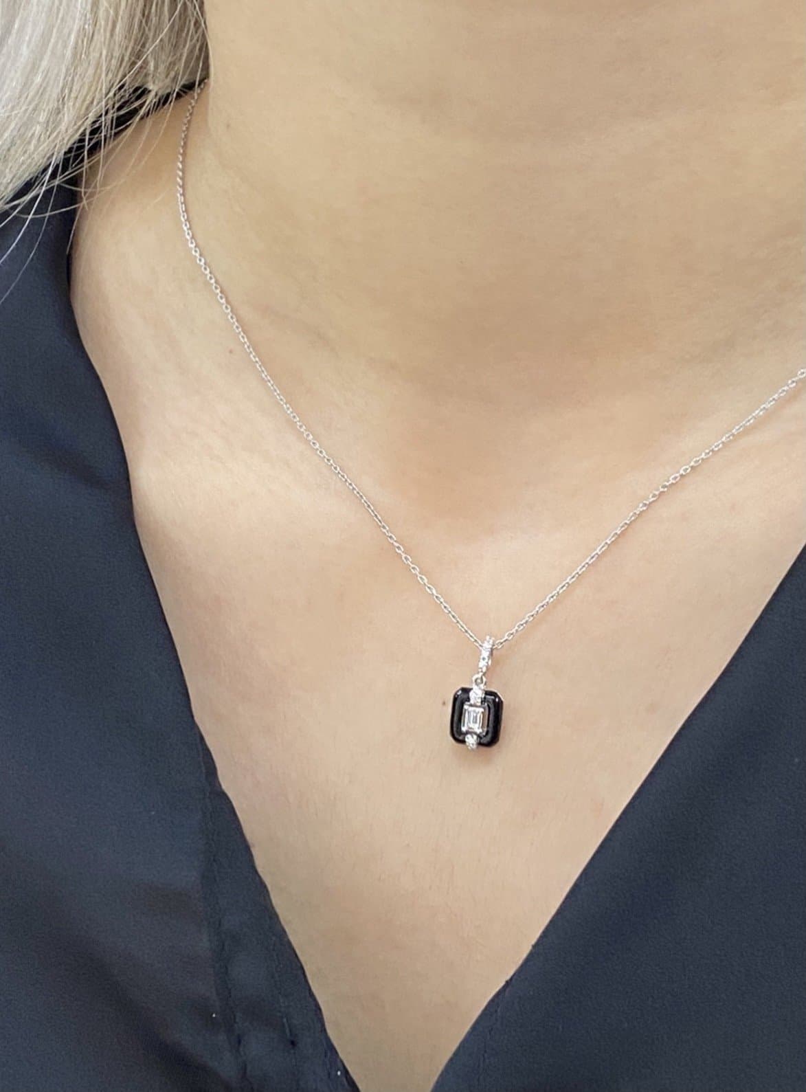 Onyx Siyah Baget Pırlantalı Kolye — 3. görünüm