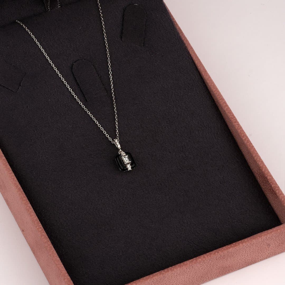 Onyx Siyah Baget Pırlantalı Kolye — 4. görünüm