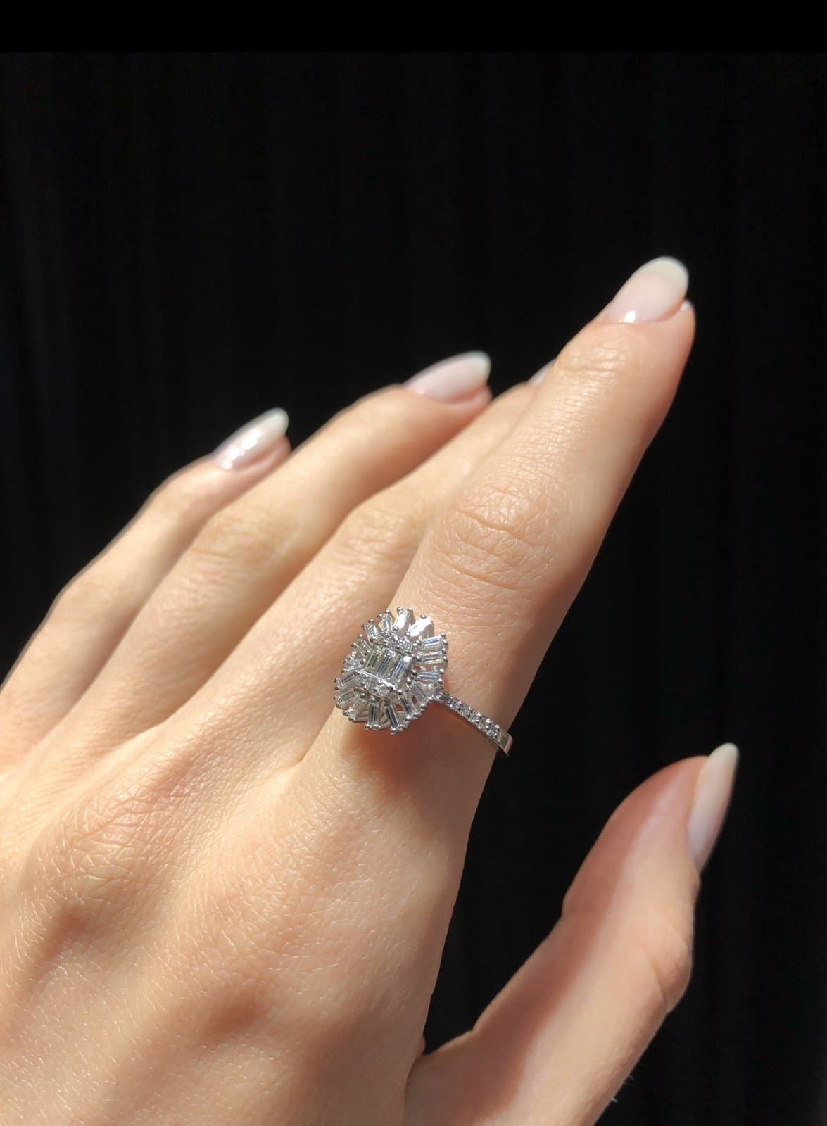 0.65ct F Rengi Baget Pırlanta Altın Yüzük — 3. görünüm