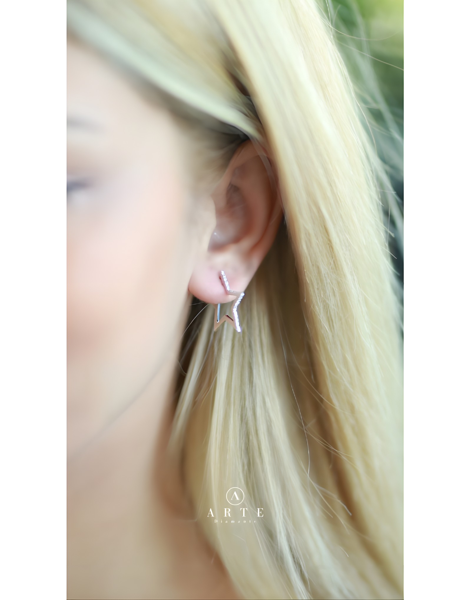 0.25ct Pırlantalı Yıldız Küpe