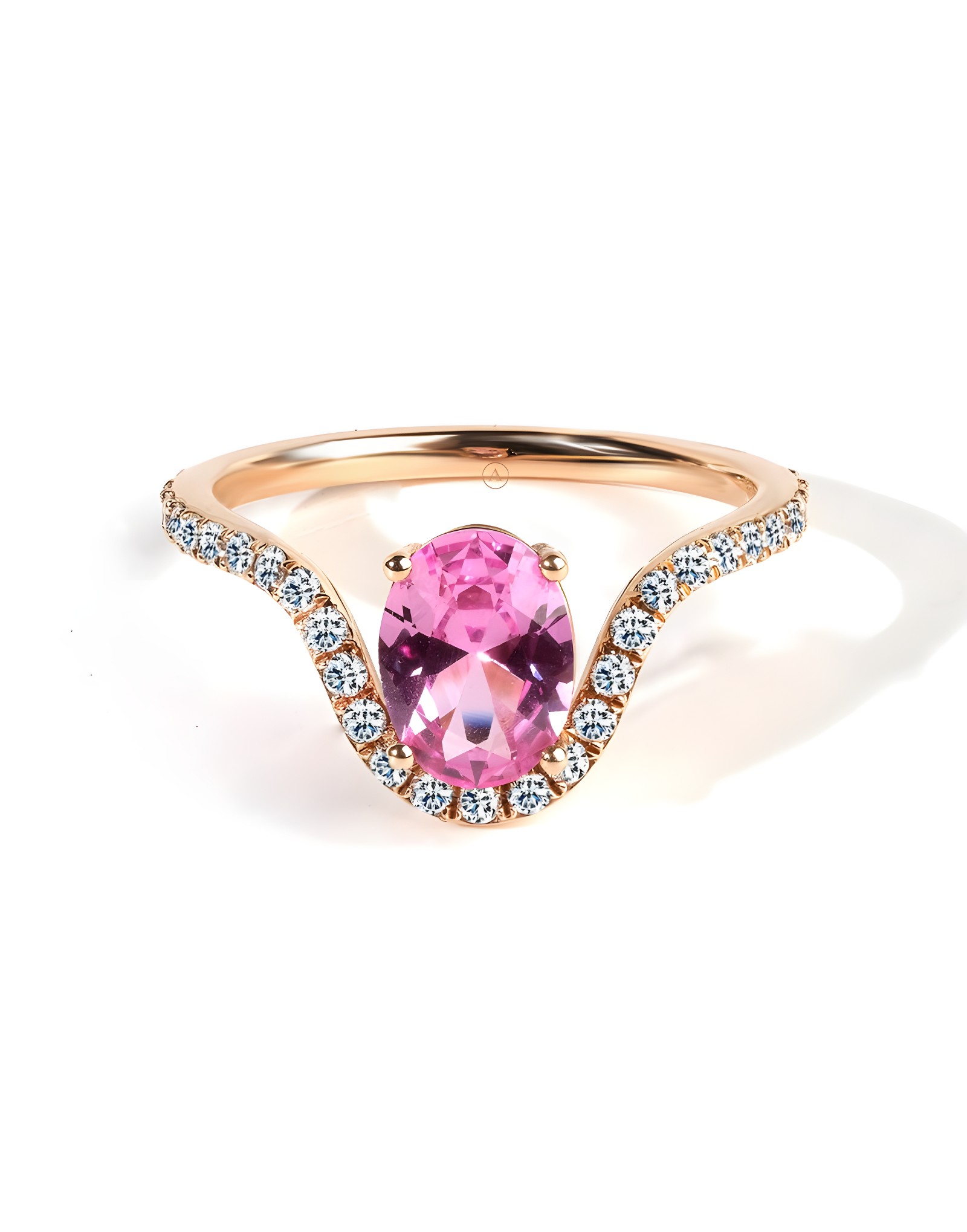 Oval Pink Pırlantalı Altın Yüzük